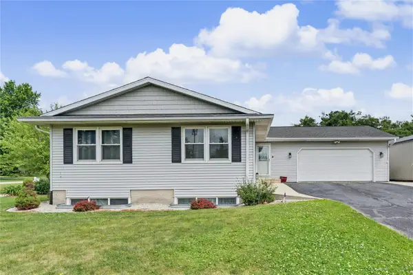 966 Eastview Avenue, Marion, IA 52302