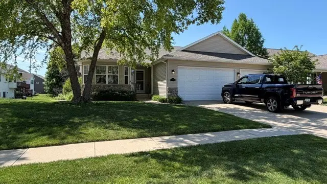 3411 Forest Valley Ct Ne, Cedar Rapids, IA 52411 - #1