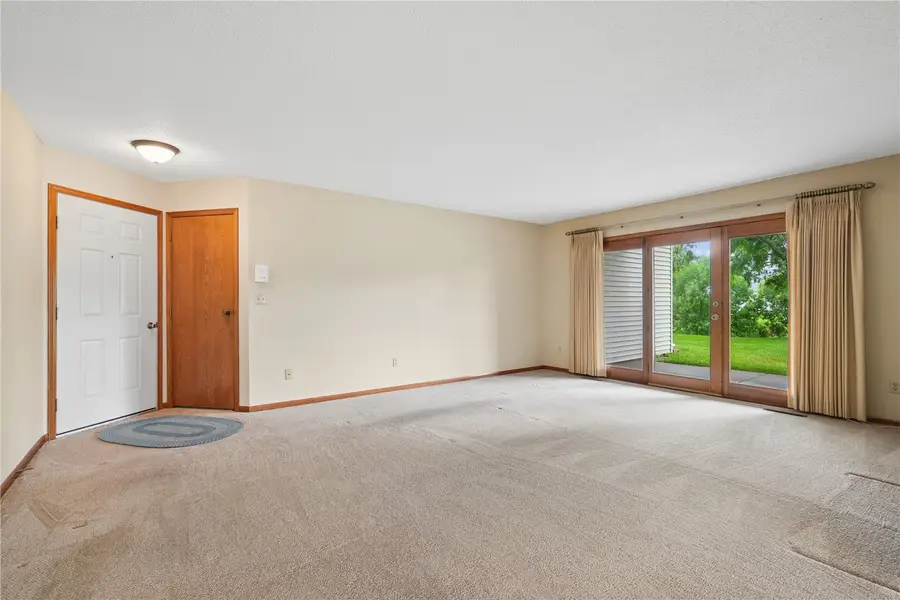 4320 Westchester Dr Ne #b, Cedar Rapids, IA 52402 - #3
