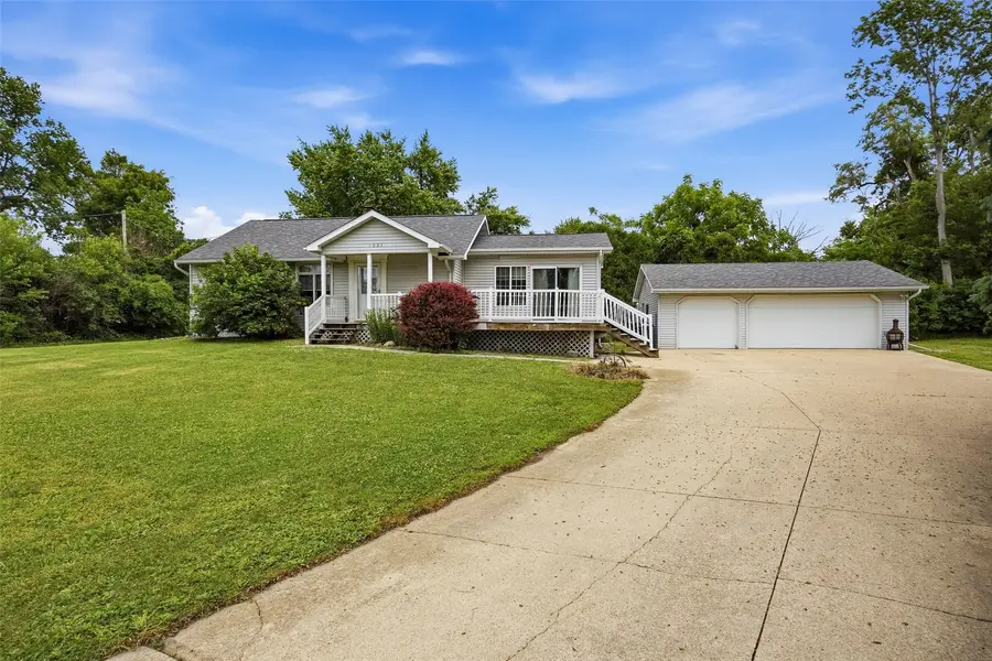5221 Old Ely Road Sw, Cedar Rapids, IA 52404 - #2