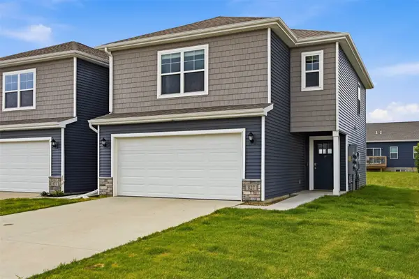 827 Oak Dr, Palo, IA 52324