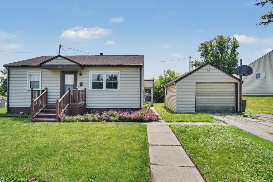2411 Linwood Street Sw, Cedar Rapids, IA 52404 - #2