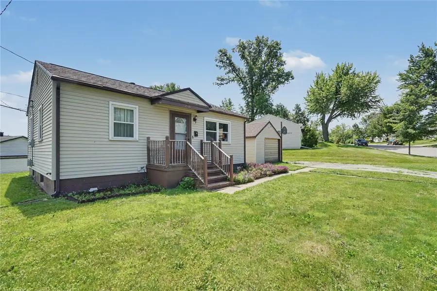 2411 Linwood Street Sw, Cedar Rapids, IA 52404 - #3