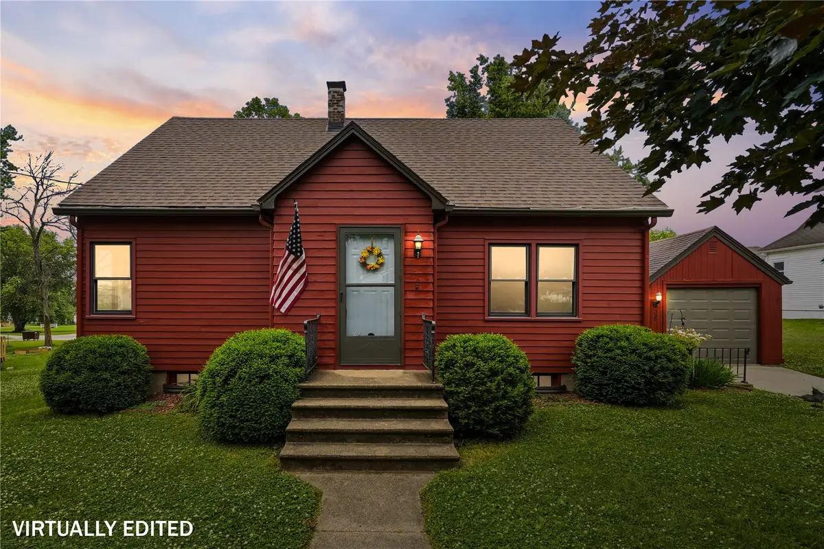 325 3rd Street S, Coggon, IA 52218 - #1