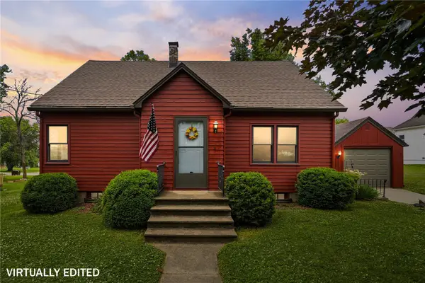 325 3rd Street S, Coggon, IA 52218
