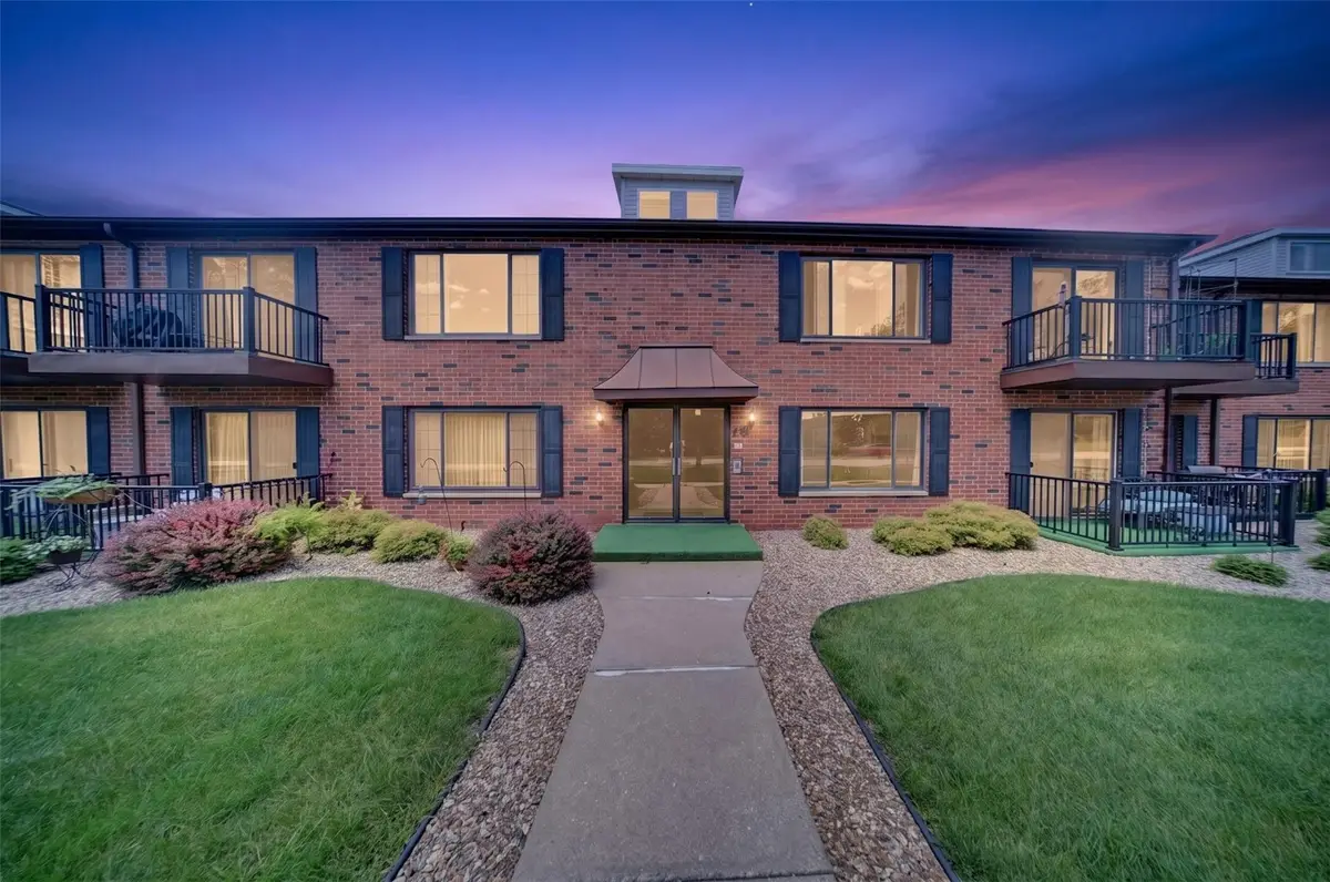 430 29th Street Drive Se #8, Cedar Rapids, IA 52403 - #1