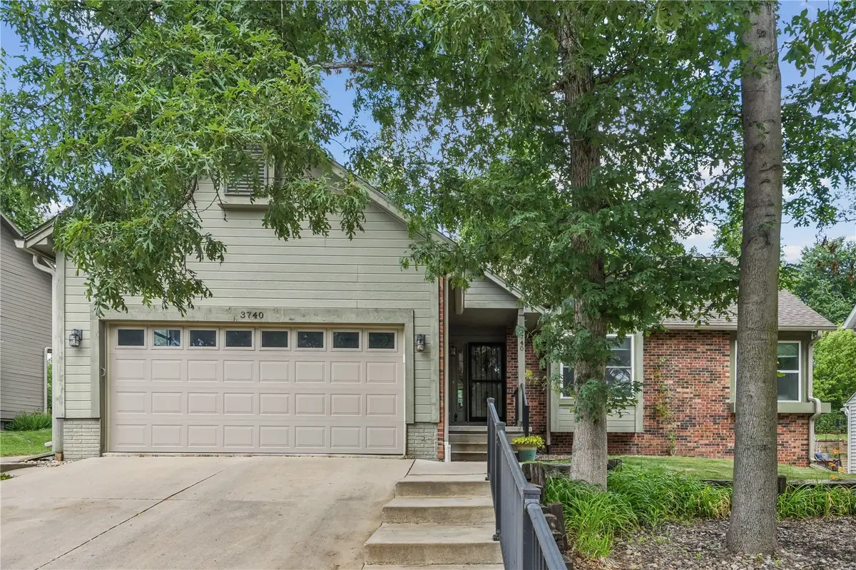3740 Old Orchard Road Ne, Cedar Rapids, IA 52402 - #1
