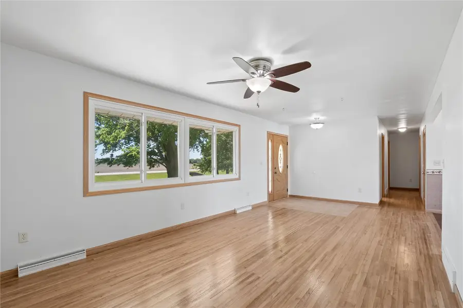 1347 Pp Avenue, Marengo, IA 52301 - #3