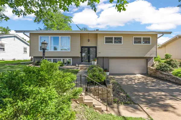 2422 Kiliminjaro Drive Ne, Cedar Rapids, IA 52402