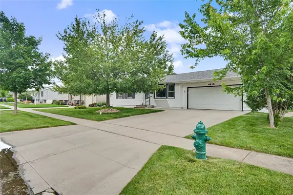 4610 Twin Pines Dr Ne, Cedar Rapids, IA 52402