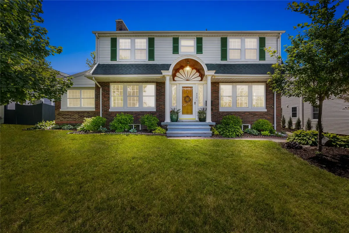 245 23rd Street Drive Se, Cedar Rapids, IA 52403 - #1