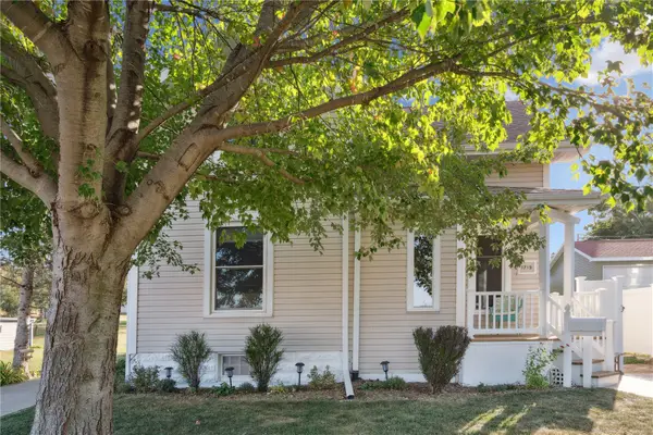 1715 7th Avenue, Belle Plaine, IA 52208