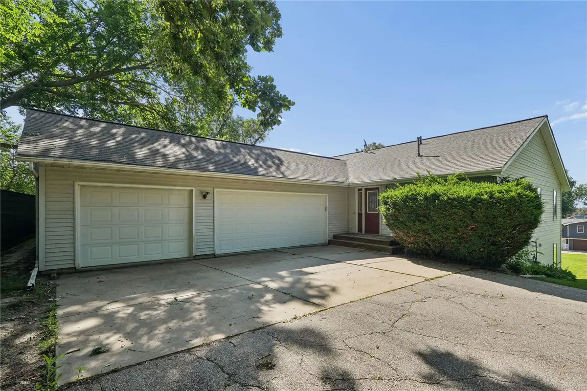3009 Harvest Hill Road, Cedar Rapids, IA 52404 - #1