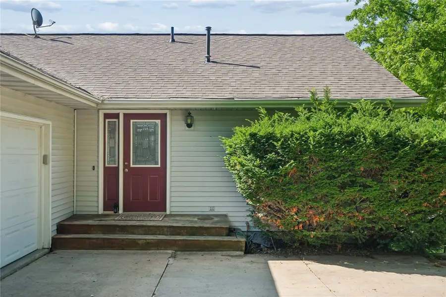 3009 Harvest Hill Road, Cedar Rapids, IA 52404 - #3