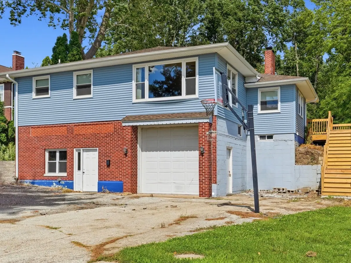 508 10th Ave Sw, Mount Vernon, IA 52314 - #1