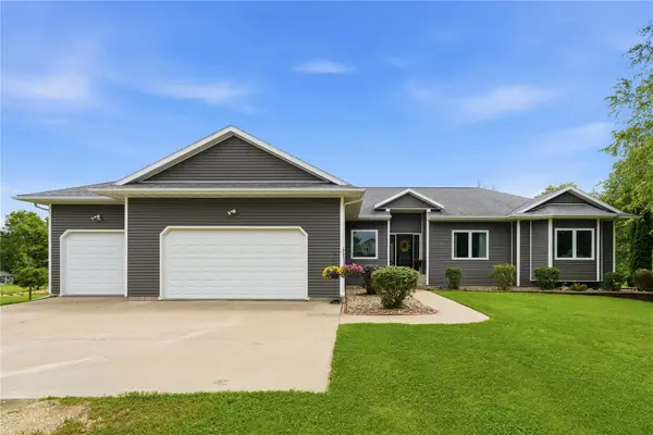 7977 218th Avenue, Martelle, IA 52305