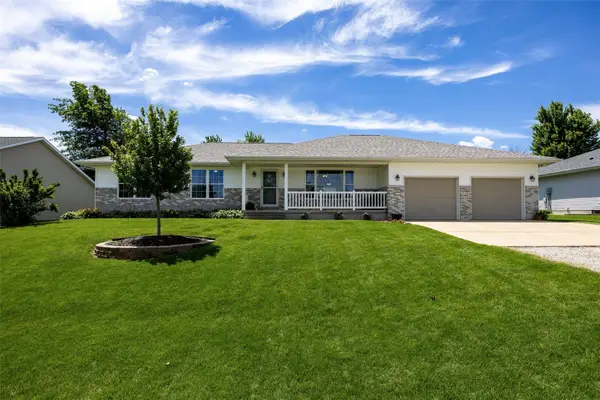505 5th Street E, Newhall, IA 52315