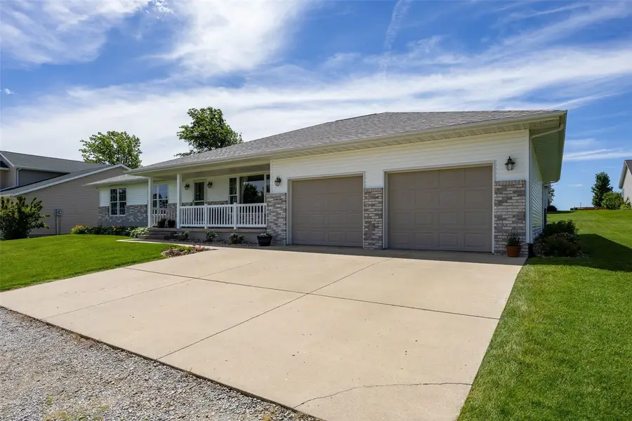 505 5th Street E, Newhall, IA 52315 - #2