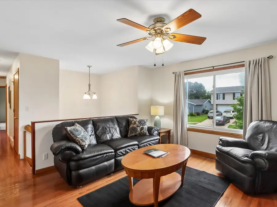 3612 King Drive Sw, Cedar Rapids, IA 52404 - #2