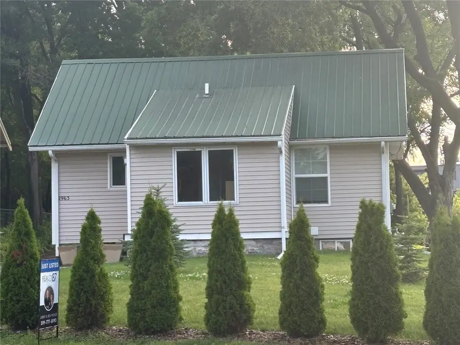2963 Oakland Road Ne, Cedar Rapids, IA 52402 - #2