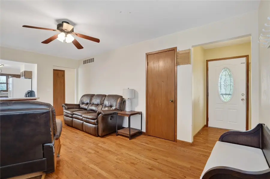 318 Wiley Boulevard Nw, Cedar Rapids, IA 52405 - #2