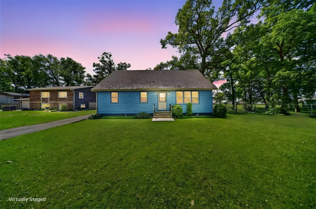 113 Chaffee Drive, Hiawatha, IA 52233 - #1