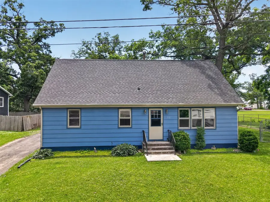 113 Chaffee Drive, Hiawatha, IA 52233 - #2