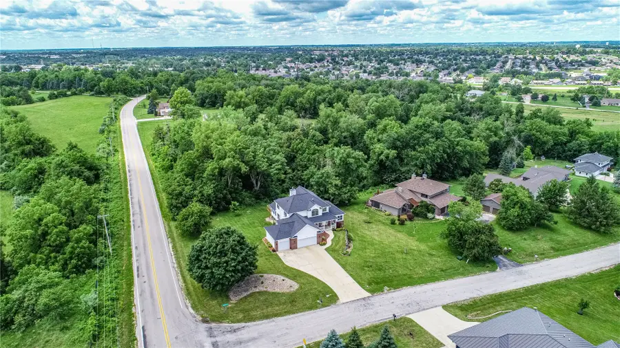 2050 Sky View Drive, Marion, IA 52302 - #2