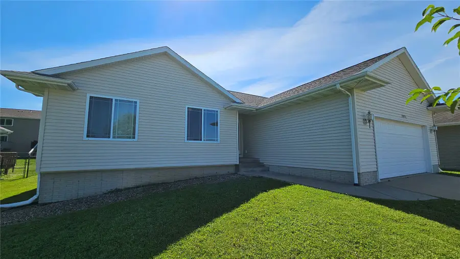 1975 49th Street, Marion, IA 52302 - #2
