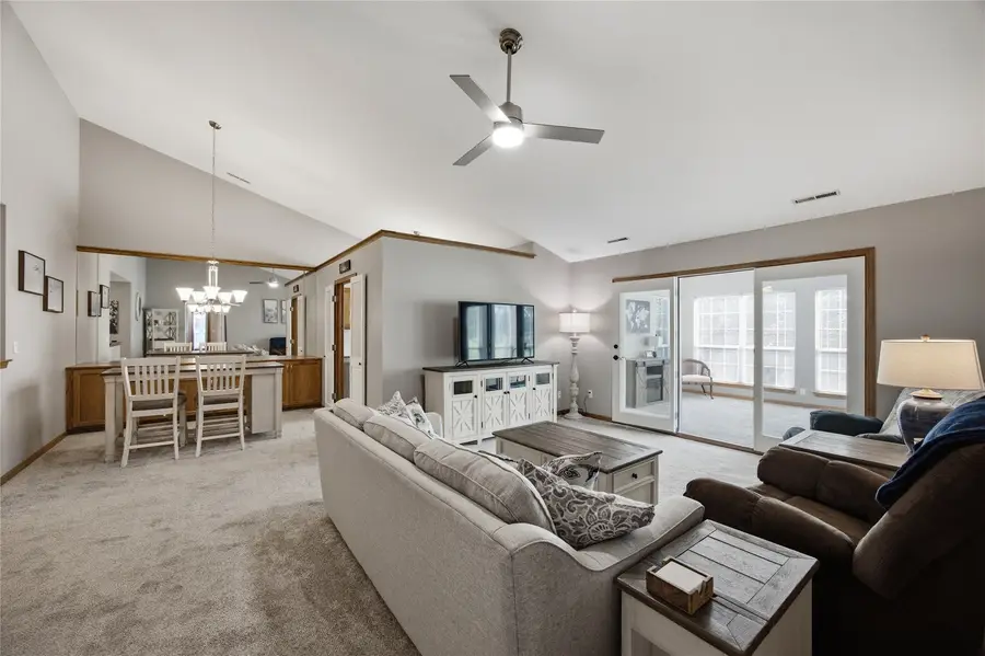 4730 Westchester Drive Ne #C, Cedar Rapids, IA 52402 - #2