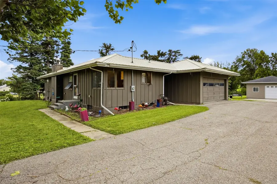 2609 1st Avenue Sw, Cedar Rapids, IA 52404 - #2