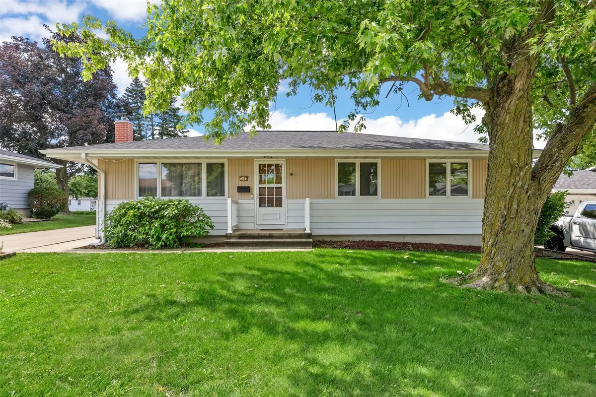 1805 Country Club Drive, Marion, IA 52302 - #1