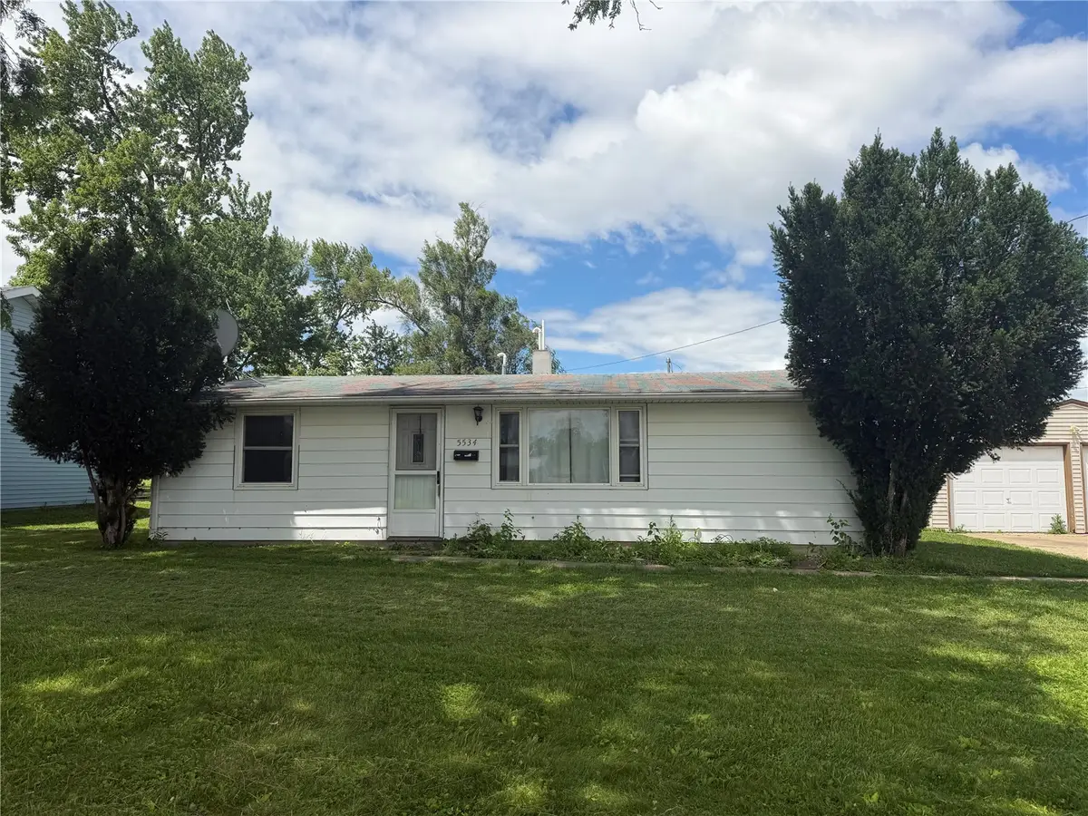 5534 Klinger Street Sw, Cedar Rapids, IA 52404 - #1
