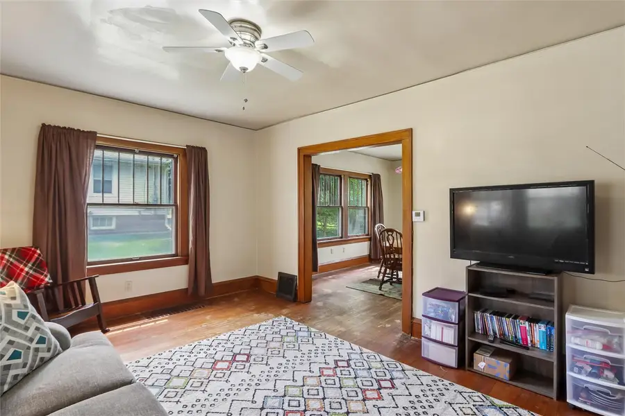 2610 2nd Avenue Se, Cedar Rapids, IA 52403 - #3