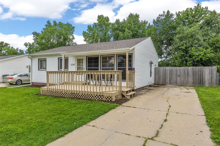 1224 18th Street Nw, Cedar Rapids, IA 52405 - #2