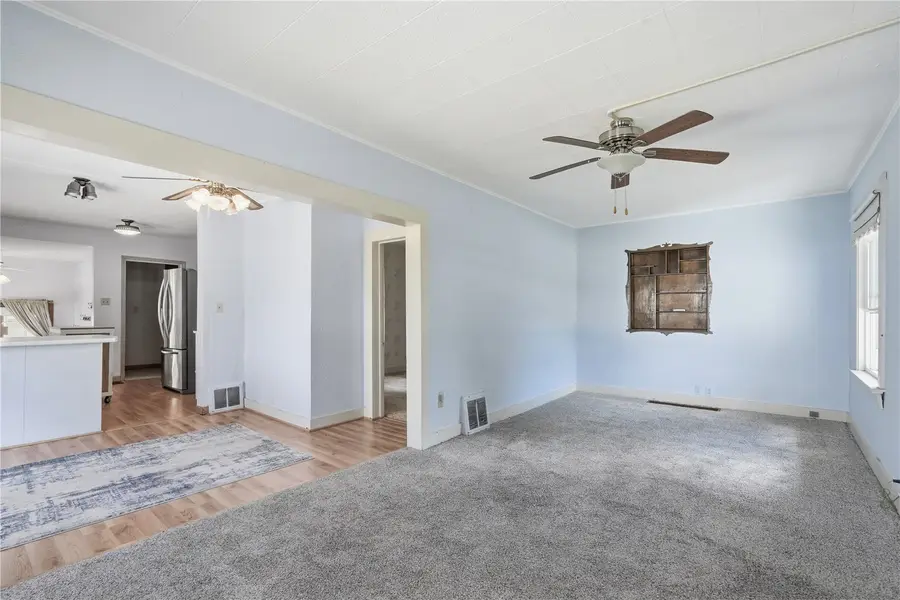 130 29th Avenue Sw, Cedar Rapids, IA 52404 - #3
