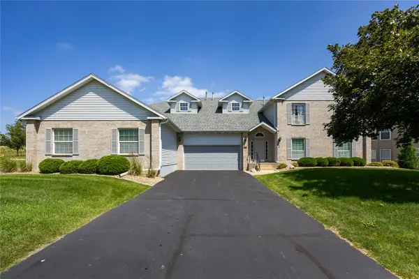 3130 Towne House Dr Ne #A, Cedar Rapids, IA 52402