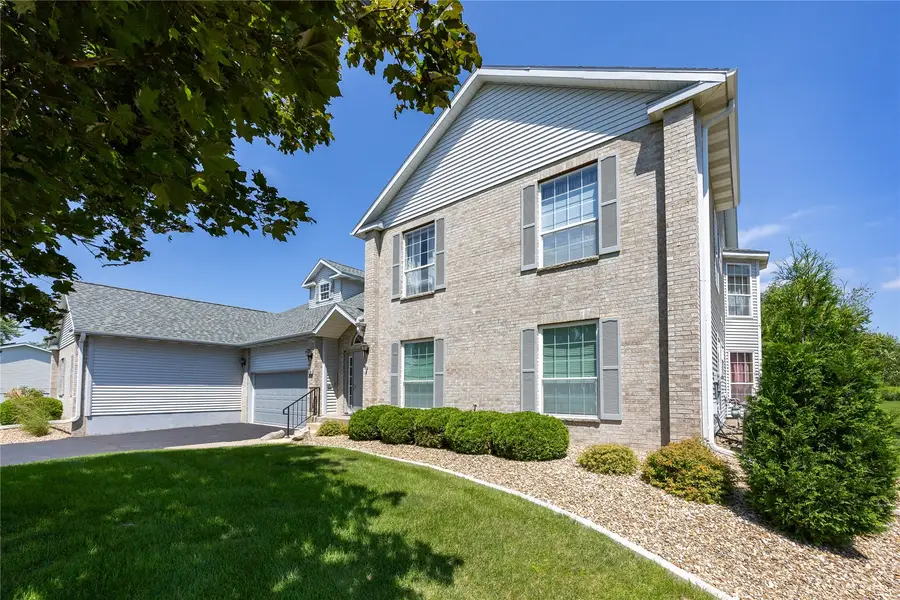 3130 Towne House Dr Ne #A, Cedar Rapids, IA 52402 - #2