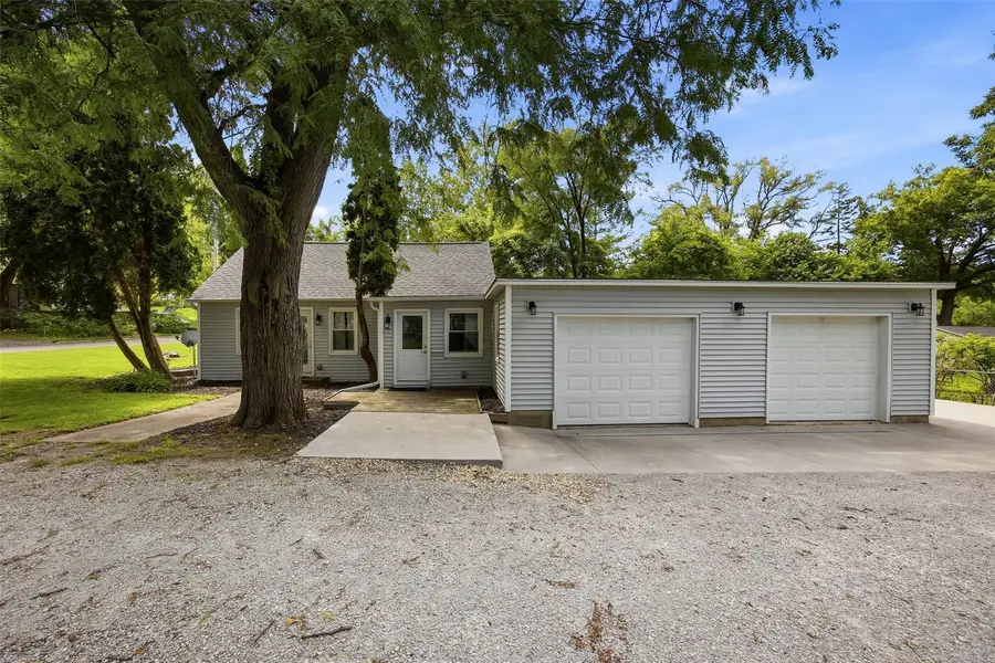 2112 F Street, Iowa City, IA 52245 - #2