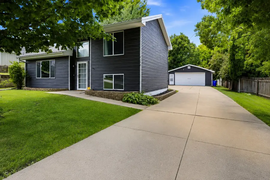2154 26th St Nw, Cedar Rapids, IA 52405 - #2
