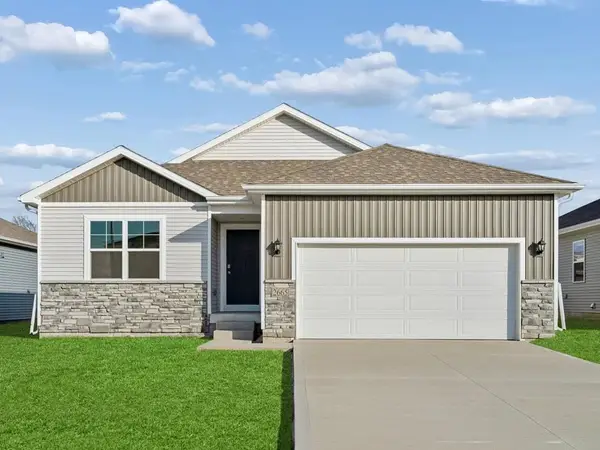 2779 Cecelia Drive, Hiawatha, IA 52233