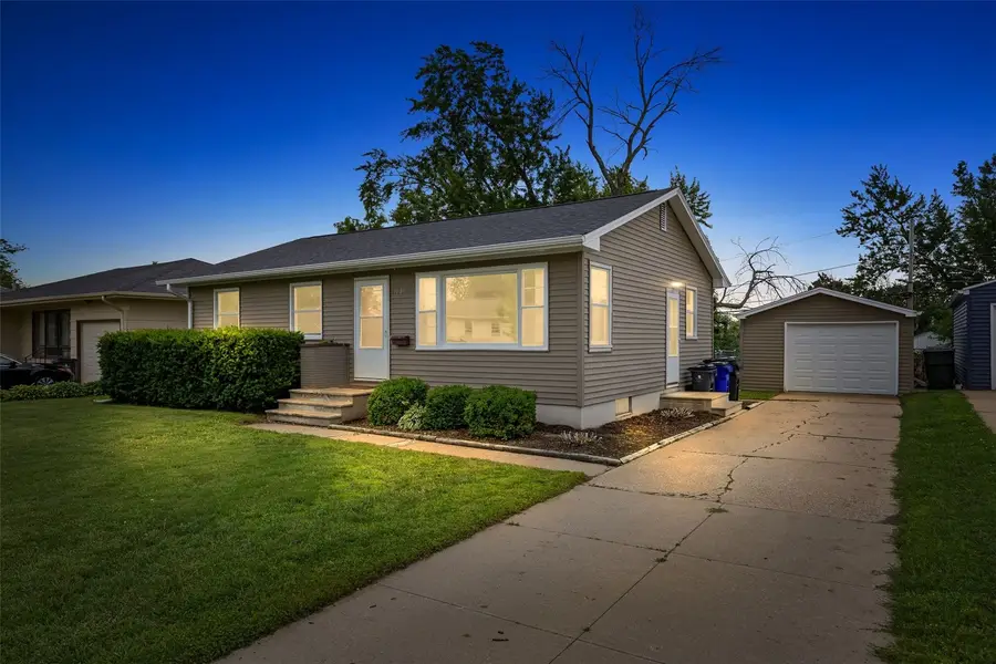 1621 47th St Ne, Cedar Rapids, IA 52402 - #2