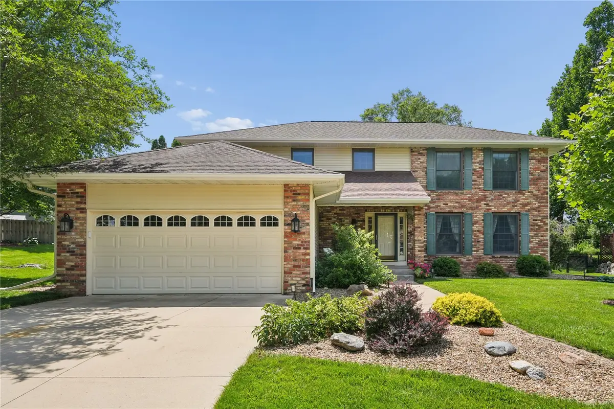 7323 Revere Drive Ne, Cedar Rapids, IA 52402 - #1