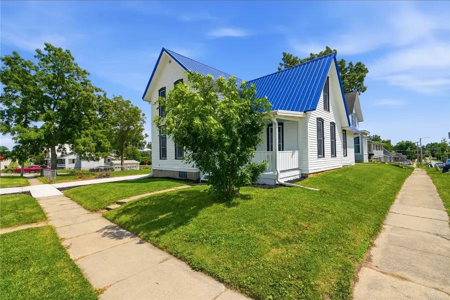 1405 5th Avenue, Marion, IA 52402 - #2