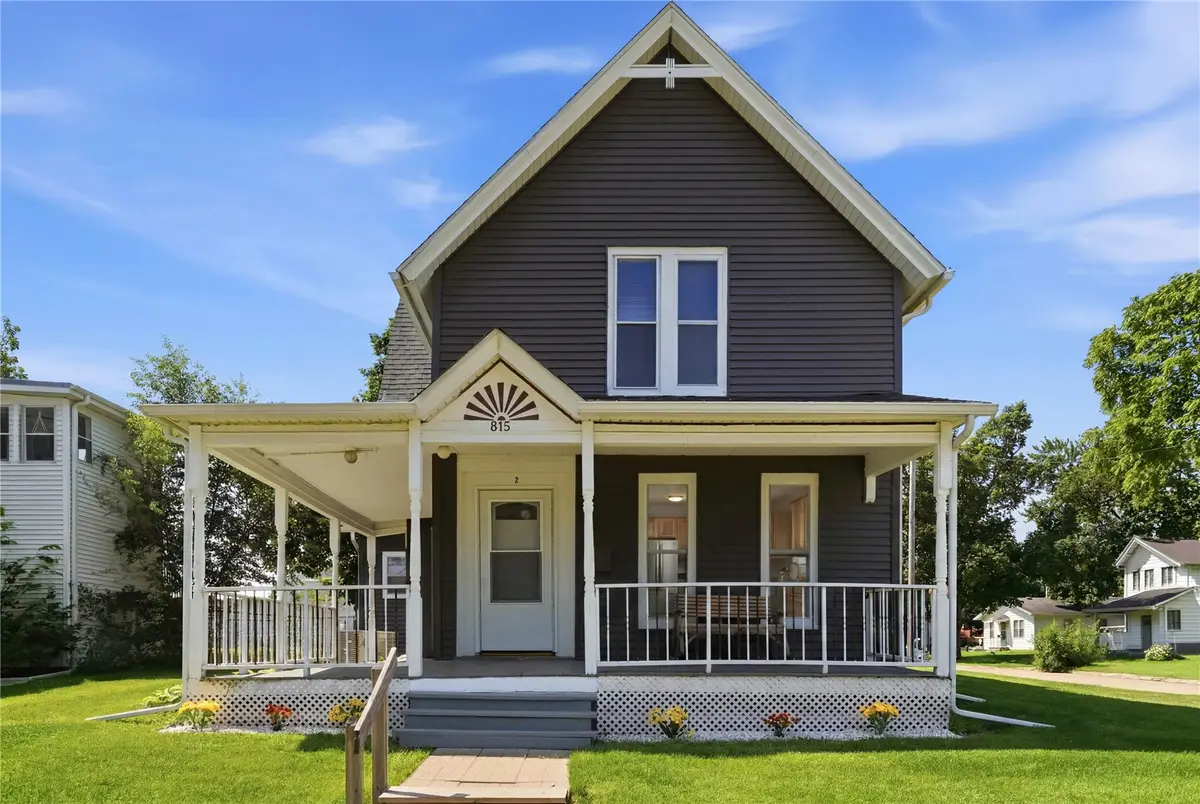 815 5th Avenue, Marion, IA 52302 - #1