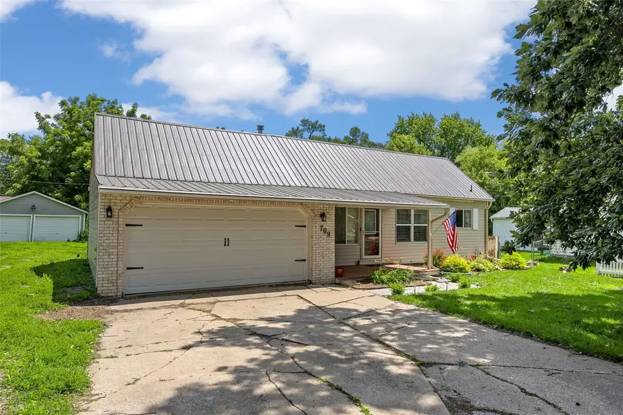 709 6th Ave, Coralville, IA 52241 - #3