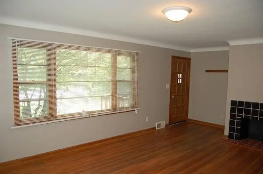 121 S Governor St, Iowa City, IA 52240 - #2