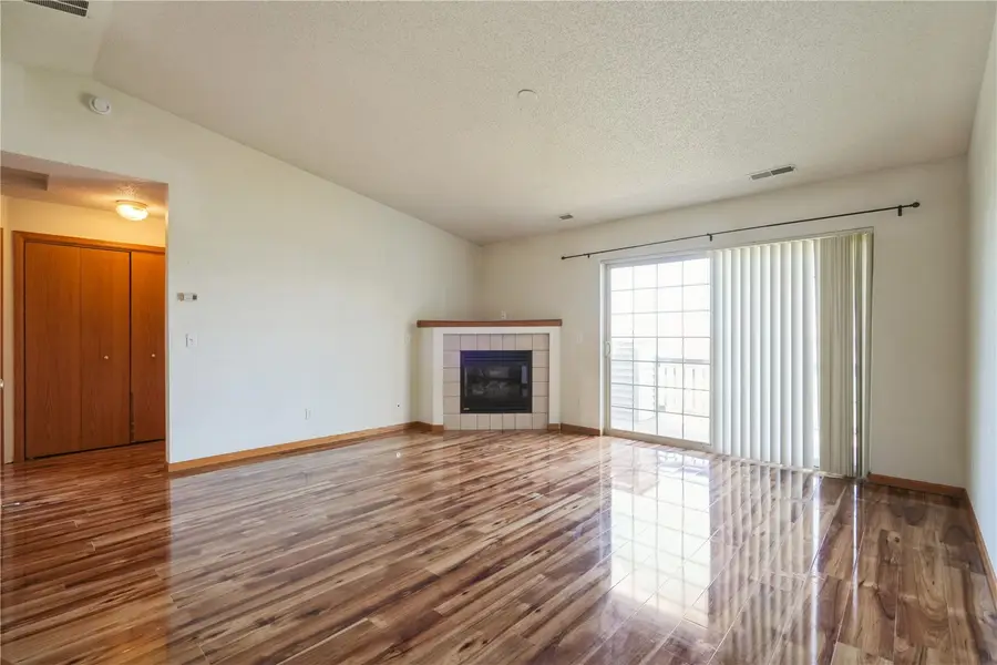 3010 Wilson Sw #11, Cedar Rapids, IA 52404 - #2