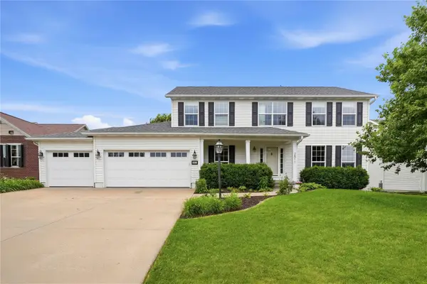 2511 Grey Wolf, Hiawatha, IA 52411