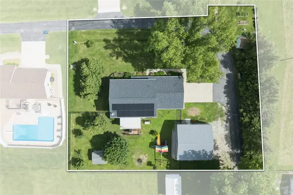 110 3rd St, Watkins, IA 52354